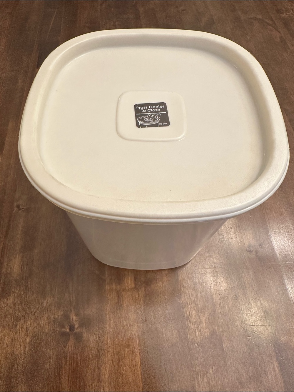 Rubbermaid vintage 90s canister 21 cup size #7 almond lid storage container